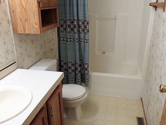 2nd image of 615 Park St