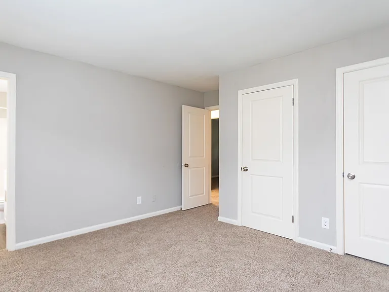 Carriage House — Photo 10