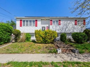 1001 Van Buren St, Baldwin, NY 11510