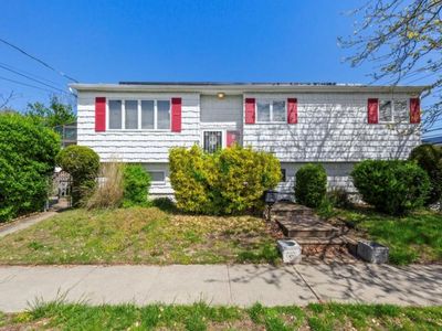 1001 Van Buren Street, Baldwin, NY, 11510