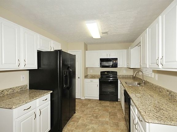 5th image of 820 Georgian Hills Dr