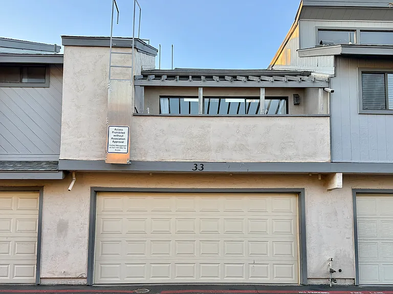 2135 E Valley Pkwy #33 — Photo 37