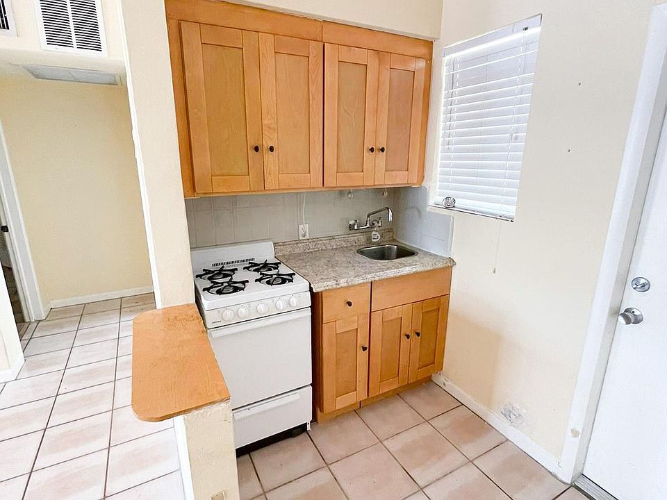 1st image of 3019 Harbor Dr Ofc 2