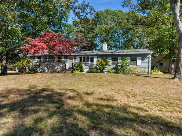 26 Mariette Drive, Portsmouth, NH 03801