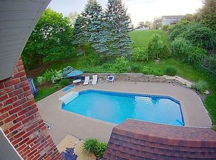 37 Berry Ct, Tappan, NY 10983