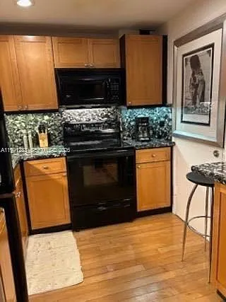 5005 Collins Ave #423 — Photo 11