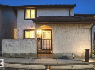 3619 30th Ave NW, Edmonton, AB T6L5H5