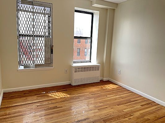 2nd image of 451 E 116th St APT 5