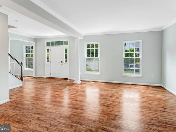 3652 Knox Ct, Woodbridge, VA 22193