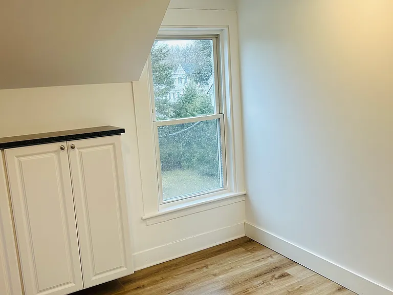 334 Brunswick St #B — Photo 3