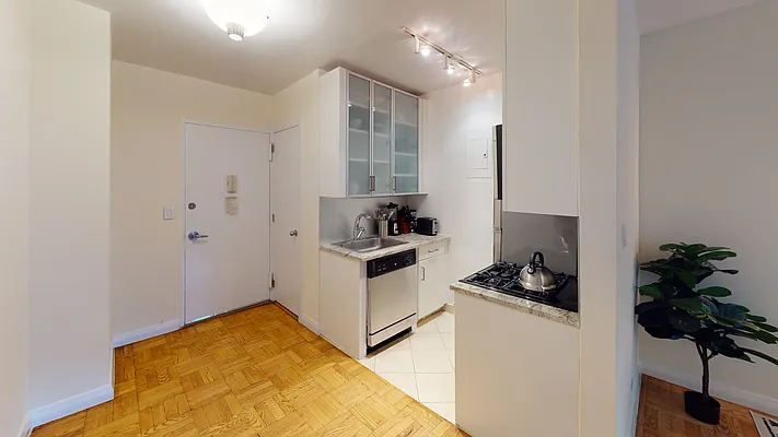 Rented by The Monterey | media 29