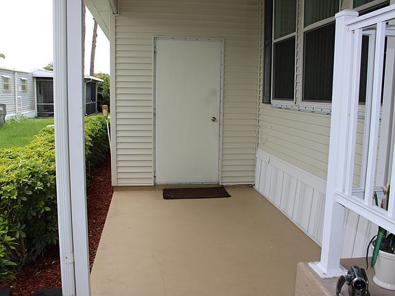 4th image of 10021 Granada Bay