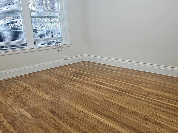 2nd image of 846 Bush St #4