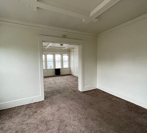 4th image of 529 1/2 E 5th St #529.5