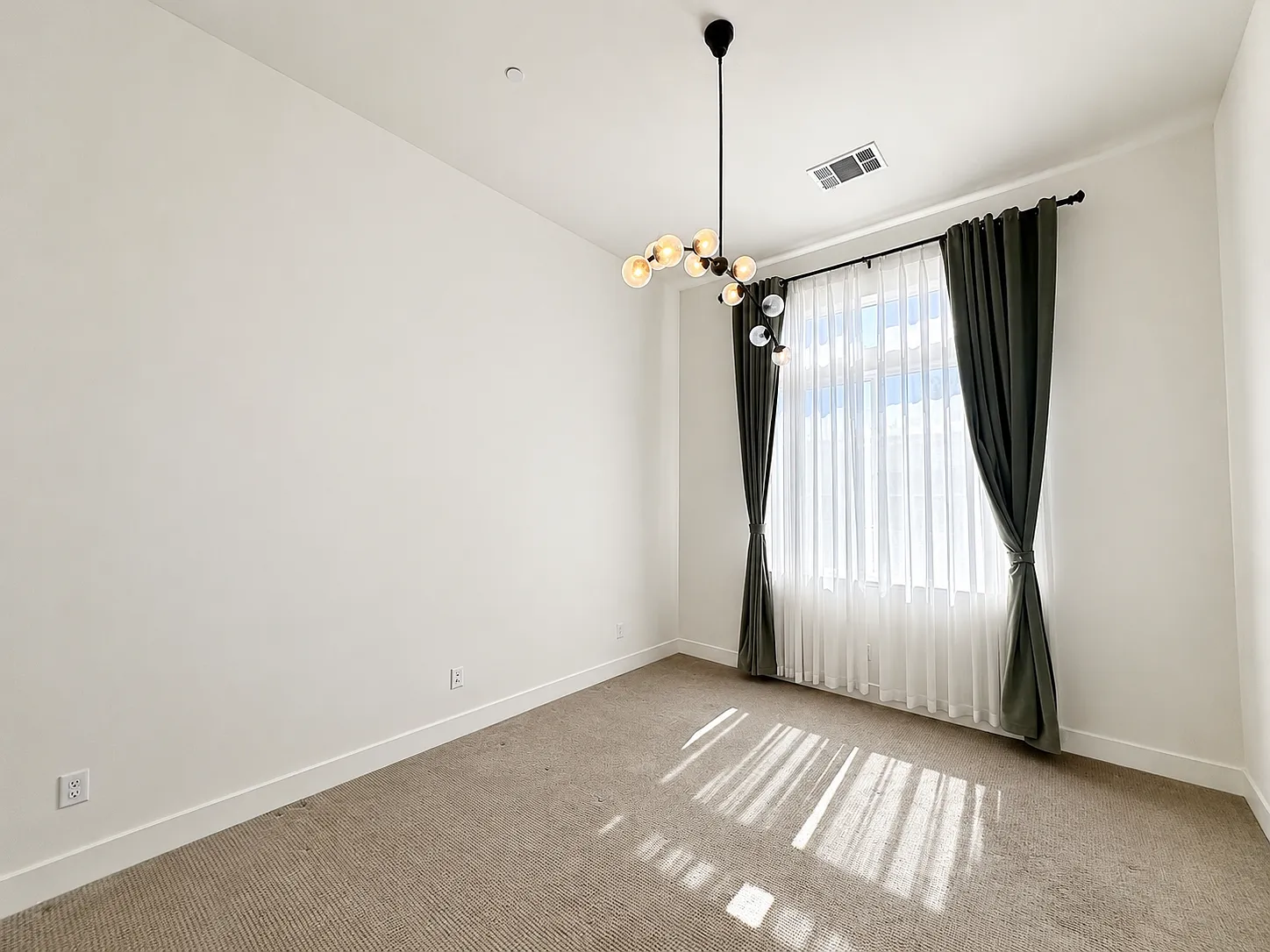 3 bed, 1717 sqft, $5,000 — Photo 4