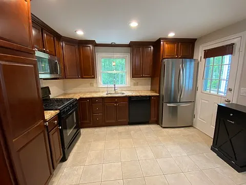 336 Cedar St — Photo 17
