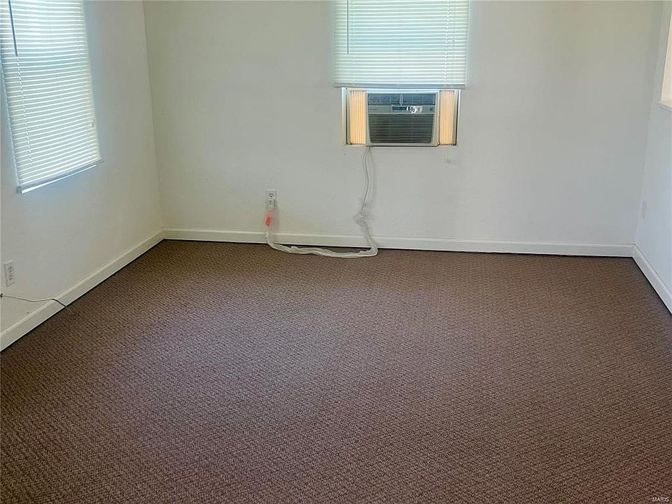 2nd image of 509 E Main St