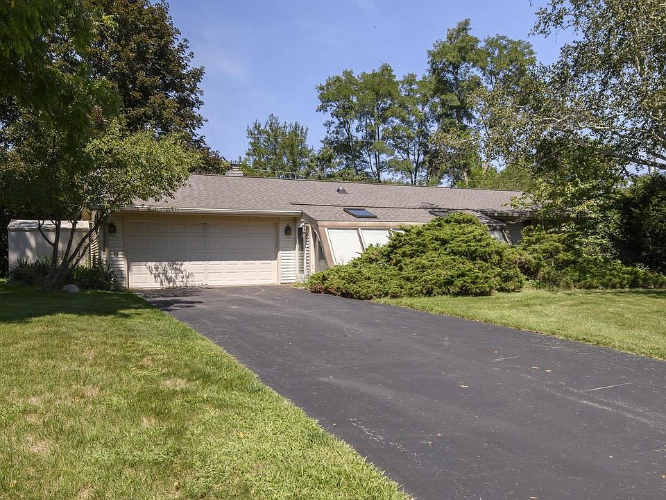 1st image of S87W27350 Ridgeway COURT