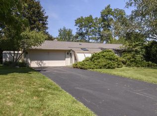 S87W27350 Ridgeway Ct, Mukwonago, WI 53149