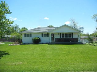 1002 Crestview Dr, Macon, MO 63552
