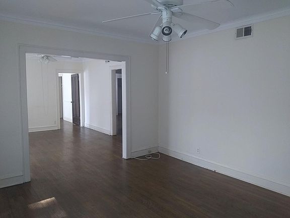 2nd image of 3906 W Leland Ave