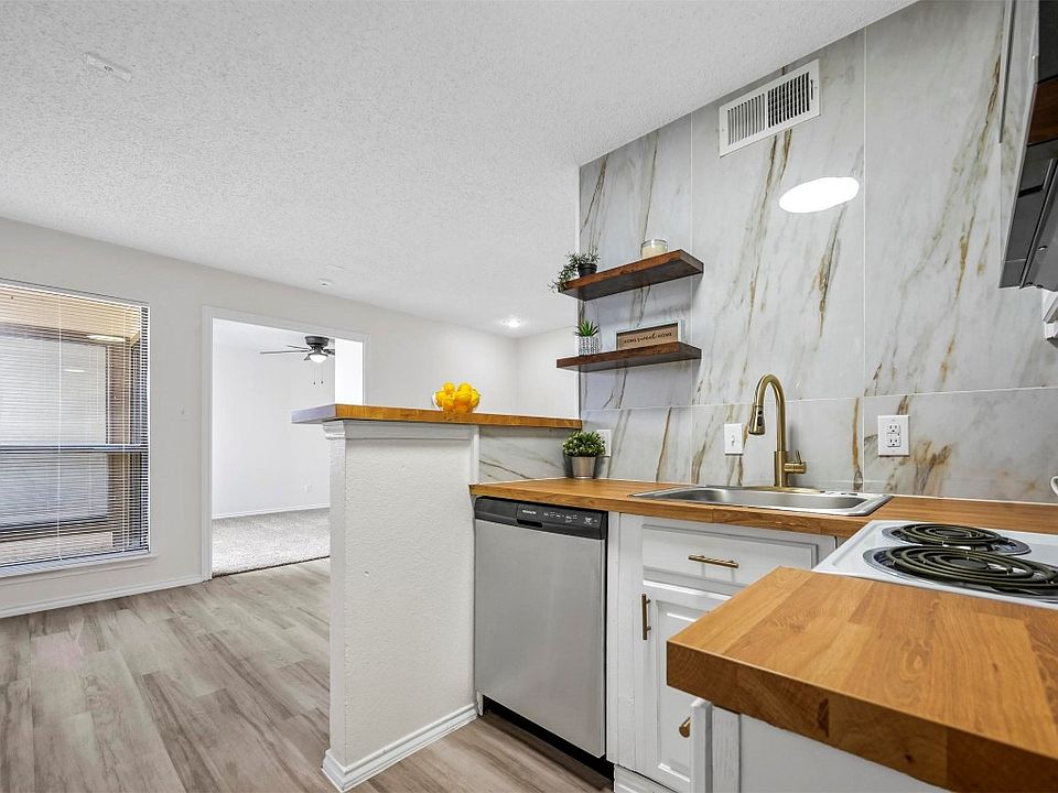 Arlington Oaks Condominiums Apartment Rentals Arlington, TX Zillow