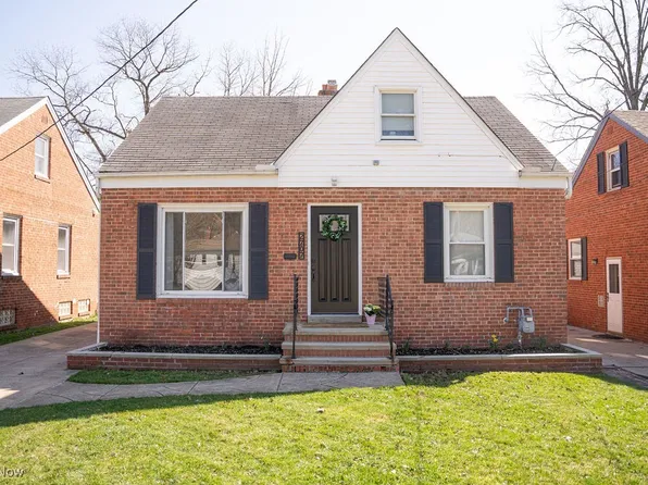 2707 Hearthstone Rd, Parma, OH 44134