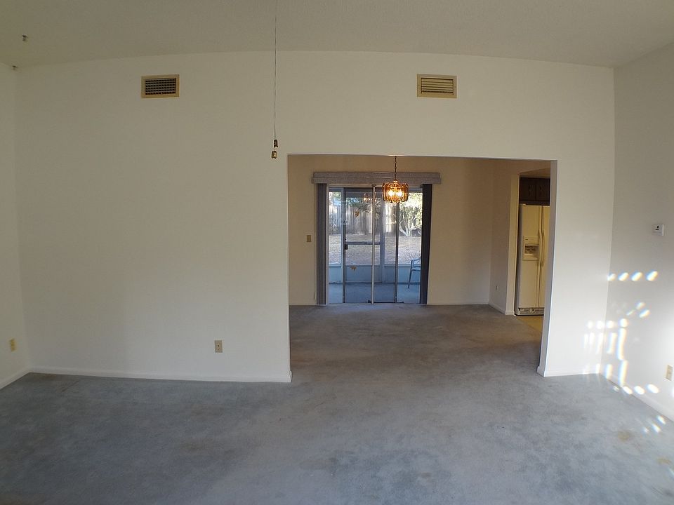 1st image of 758 N Lyle Ave