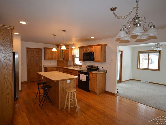 4th image of 4869 Hanover Dr