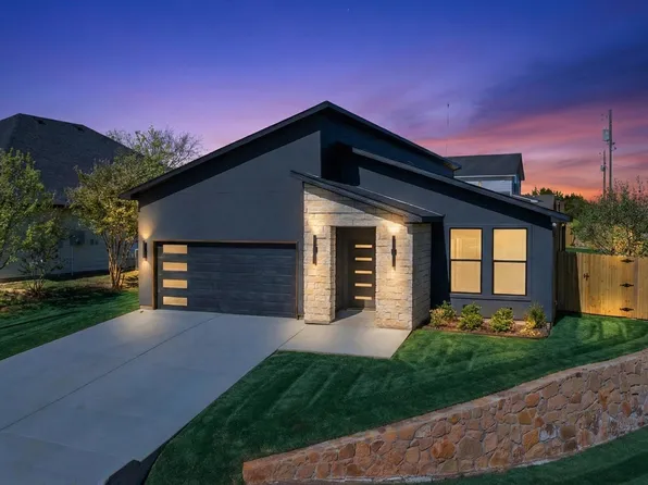 2316 Forest Hill Ln, Granbury, TX 76048