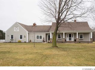 195 Lanning Rd, Honeoye Falls, NY 14472