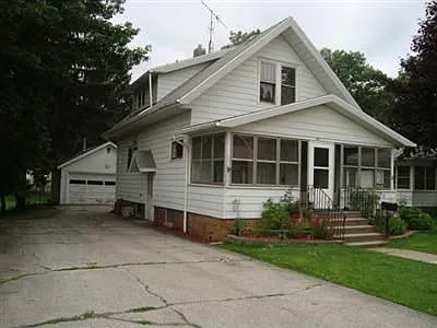 1804 Monroe St photo 1