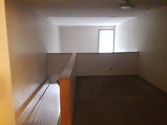 2nd image of 461 & 1/2 W 12th Ave #462-1