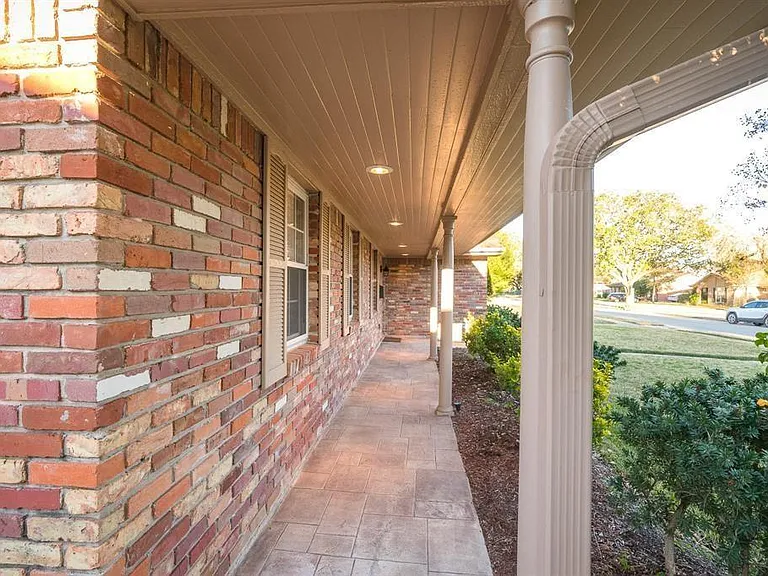 5046 Yarwell Dr — Photo 4