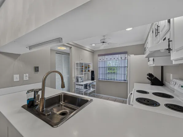 1205 Bahama Bend #F1, Coconut Creek, FL 33066