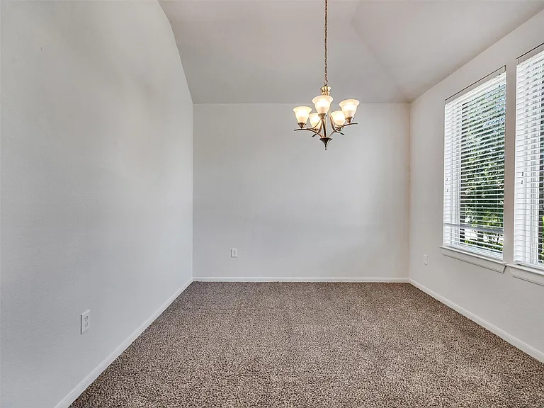 10026 Thicket Park Ln — Photo 6