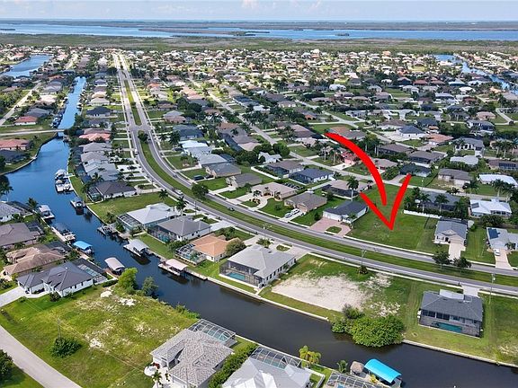 4th image of 2536 Surfside Blvd