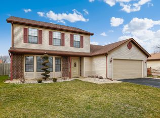 345 Willoway Dr, Bolingbrook, IL 60440
