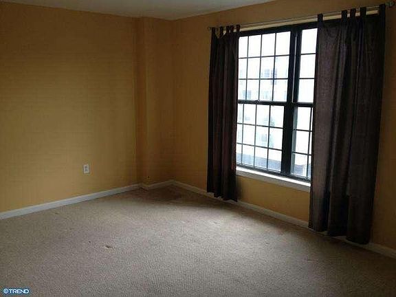 5th image of 2 Leverington Ave #44