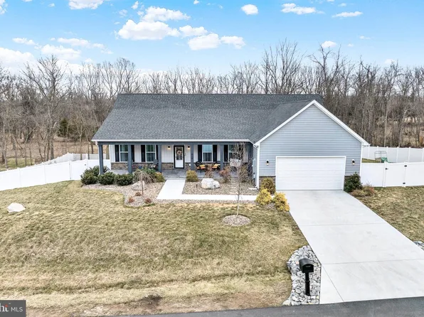 428 Moonstone Dr, Kearneysville, WV 25430
