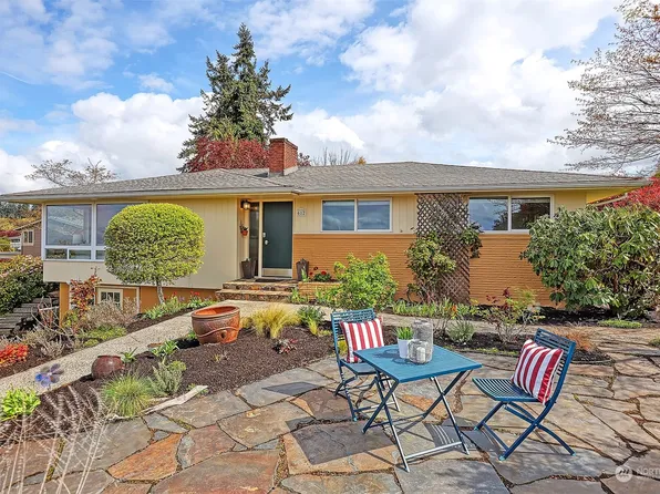 612 9th Avenue N, Edmonds, WA 98020