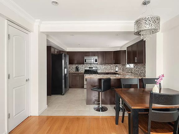 4th image of 2158 Ocean Ave APT 6B