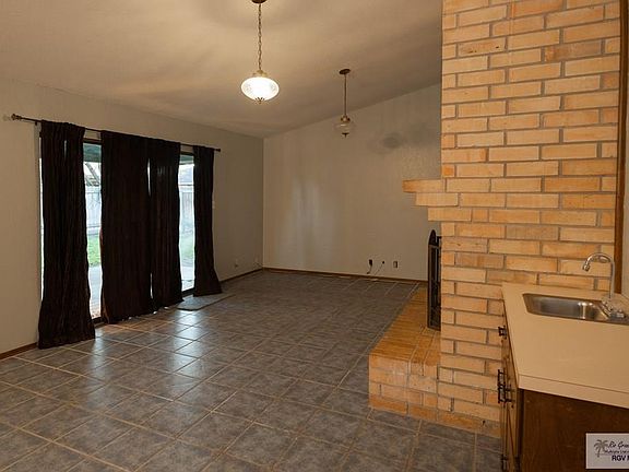 3rd image of 109 W Dominion Dr