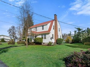 506 N 2nd St, Silverton, OR 97381