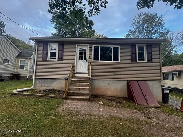 765 Elk Lake Dr, Waymart, PA 18472