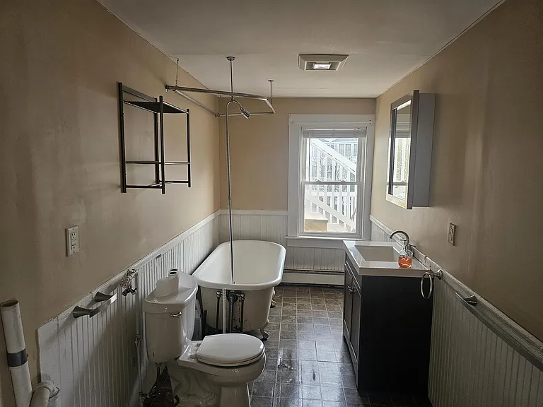 48 4th St #3 — Photo 7