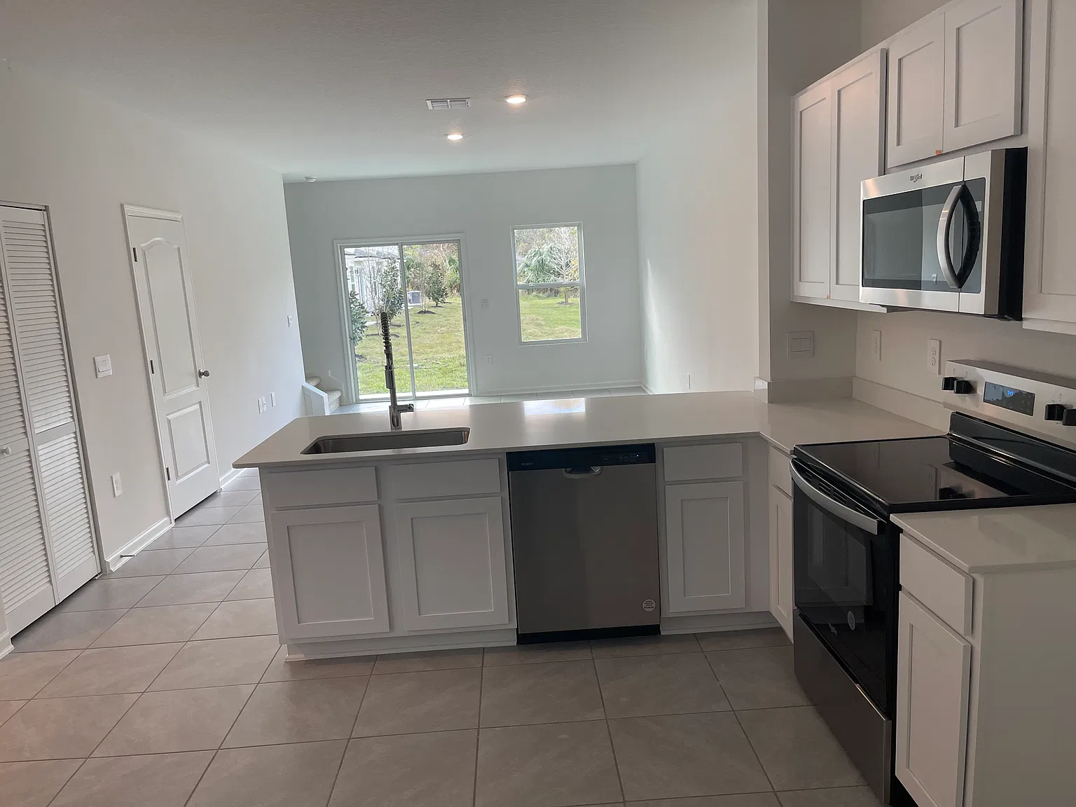 2 bed, 2.5 bath, 1210 sqft, $1,750 — Photo 1