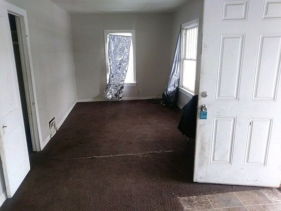 2nd image of 133 S Pierpont Ave