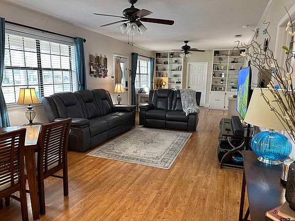 5th image of 1006 Alameda Dr