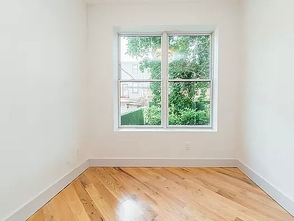5th image of 214 Sumpter St #4F